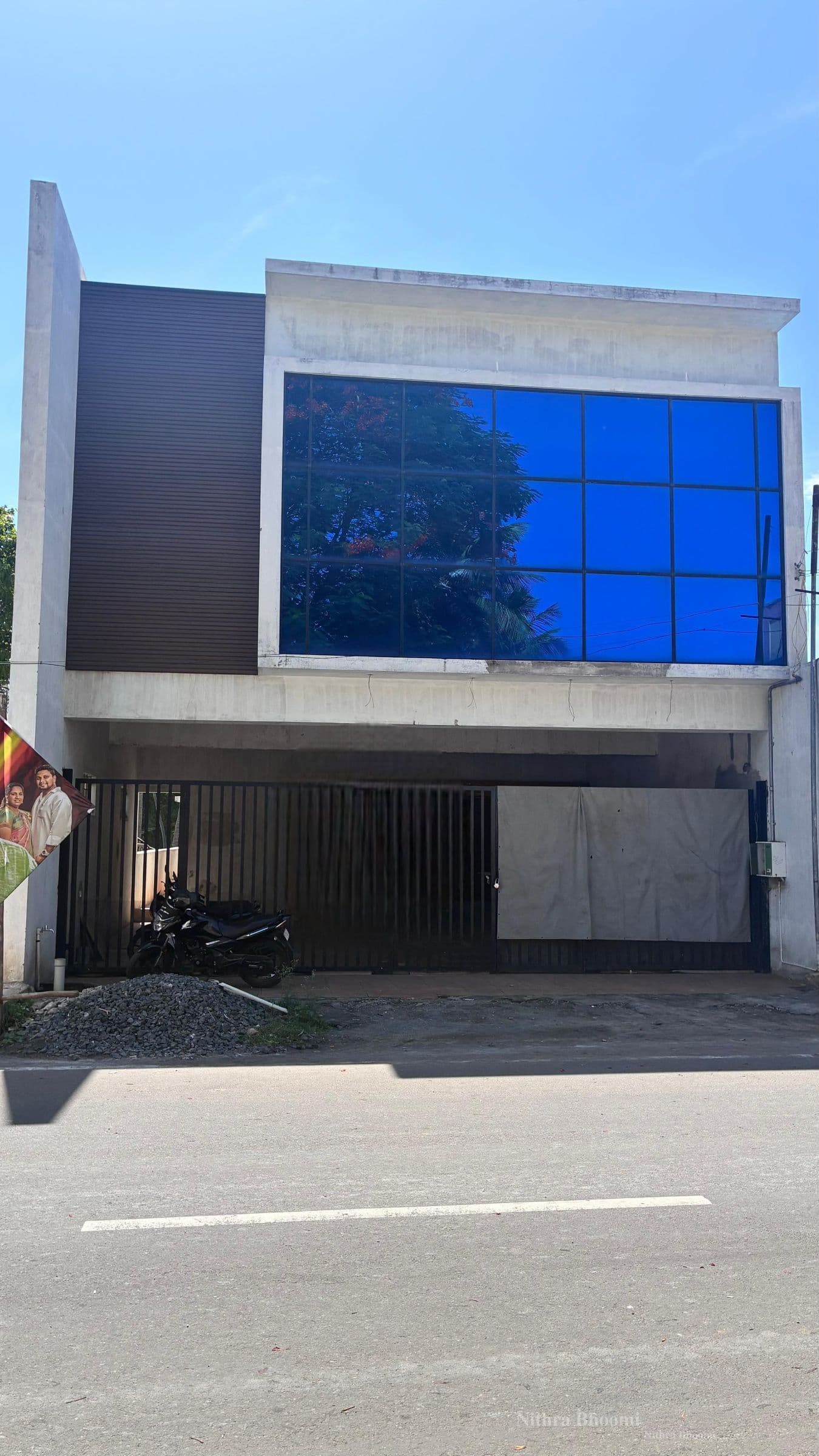 Showroom Property in Meenachipuram, Natham